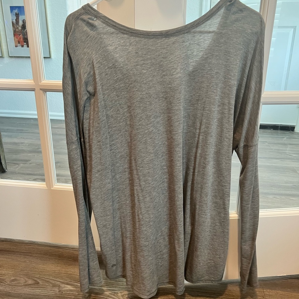 Lululemon Light Weight Long Sleev - image 2